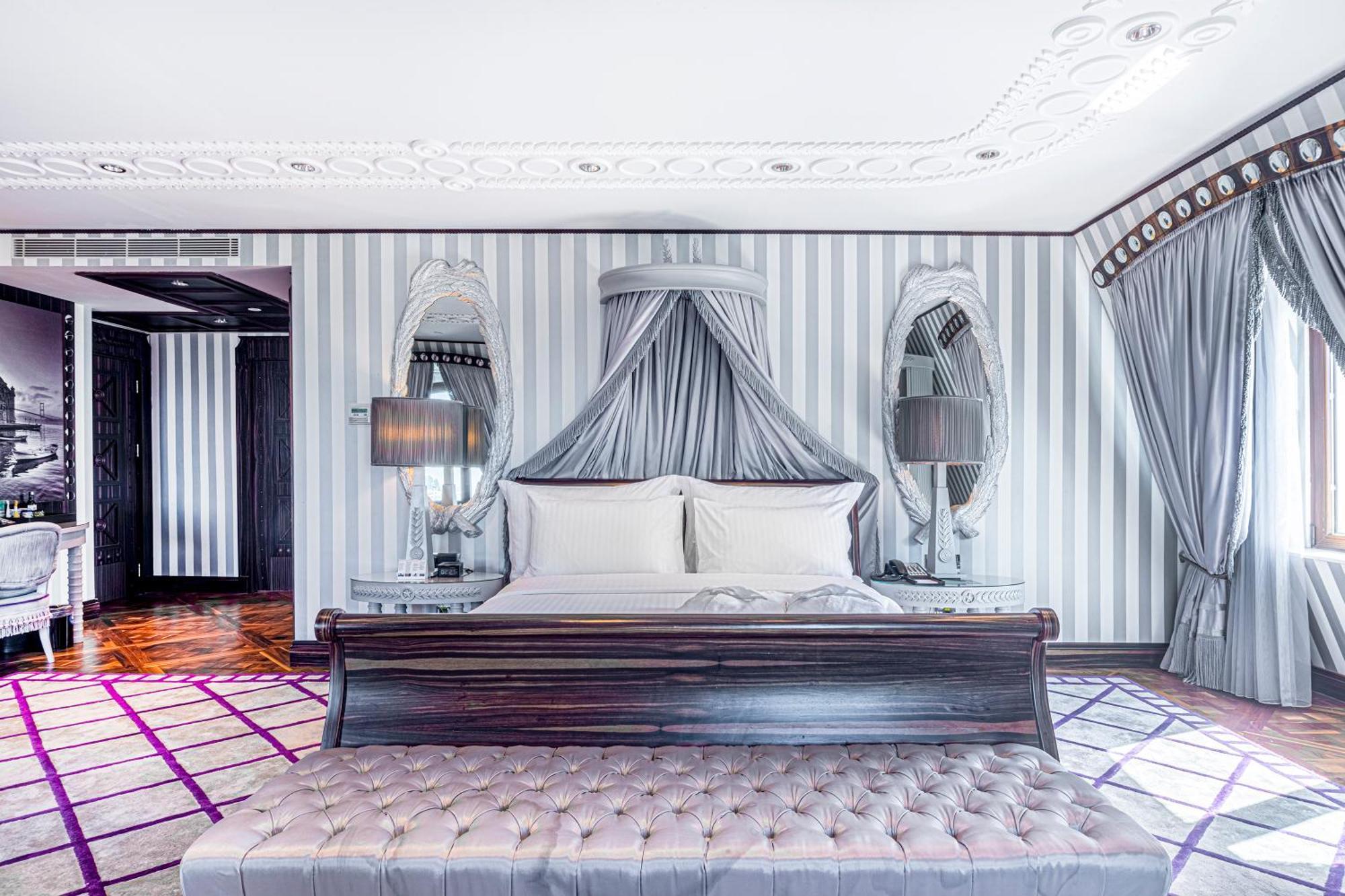 โรงแรมวินด์แฮม แกรนด์ อิสตันบูล คาลามิส มารีนา ภายนอก รูปภาพ A bedroom at the hotel